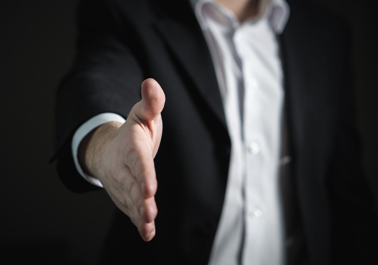 handshake-2056023_1280